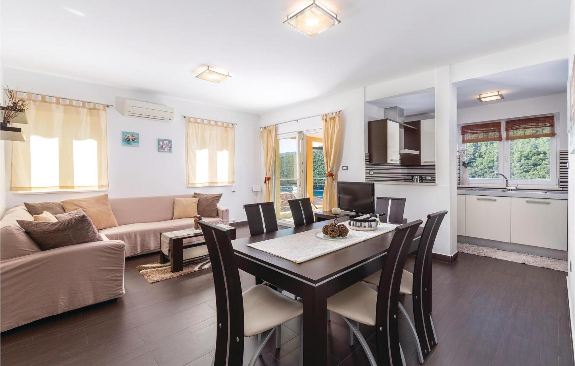 Gorgeous Apartment In Labin With Kitchen Exterior foto