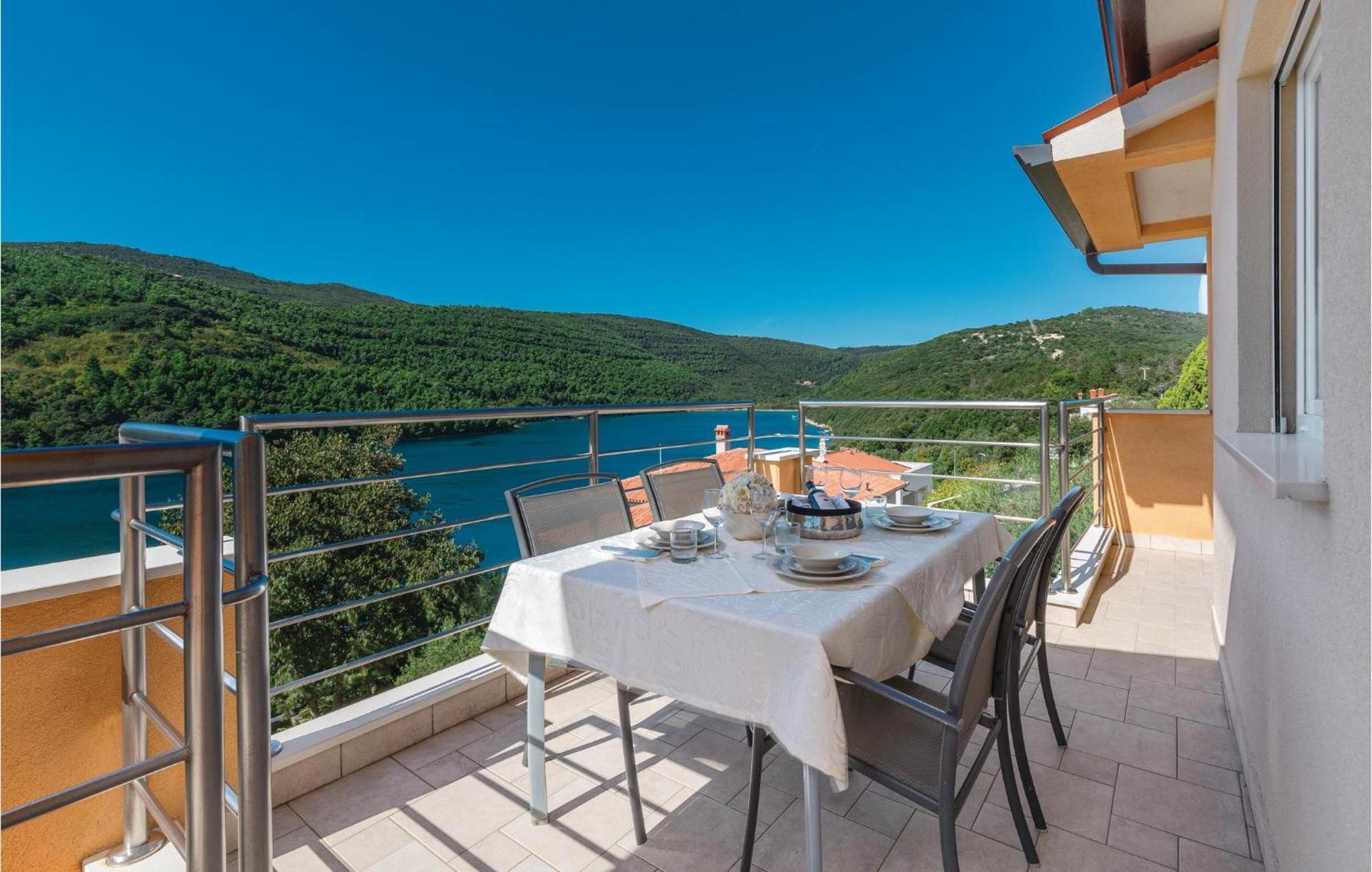 Gorgeous Apartment In Labin With Kitchen Exterior foto